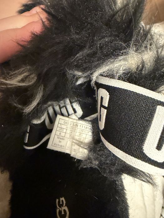 Сандалі , тапочки UGG