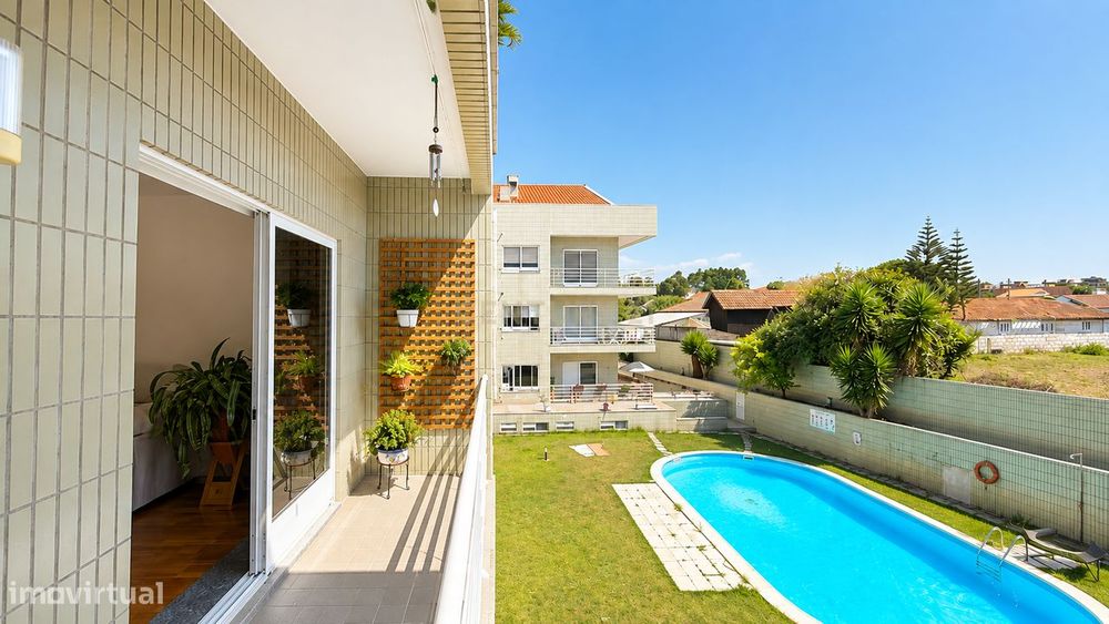 T2+1 com Piscina, Varandas e Garagem Box em Condomínio Fechado | Arcoz