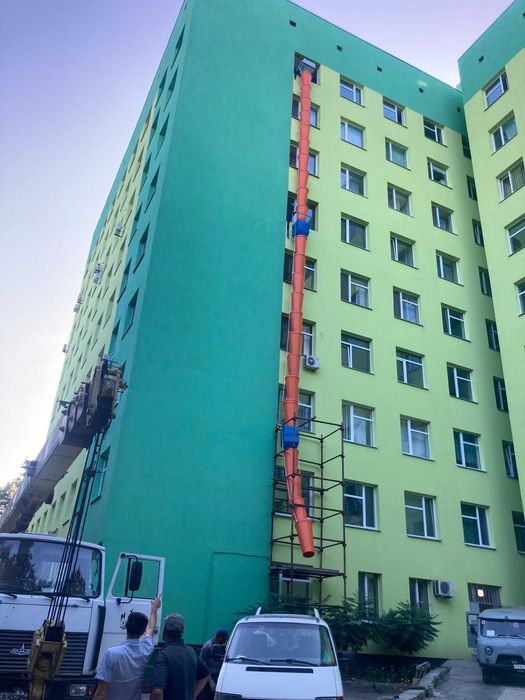 Сміттєскидач, рукав для скидання сміття, мусороспуск, мусоросброс