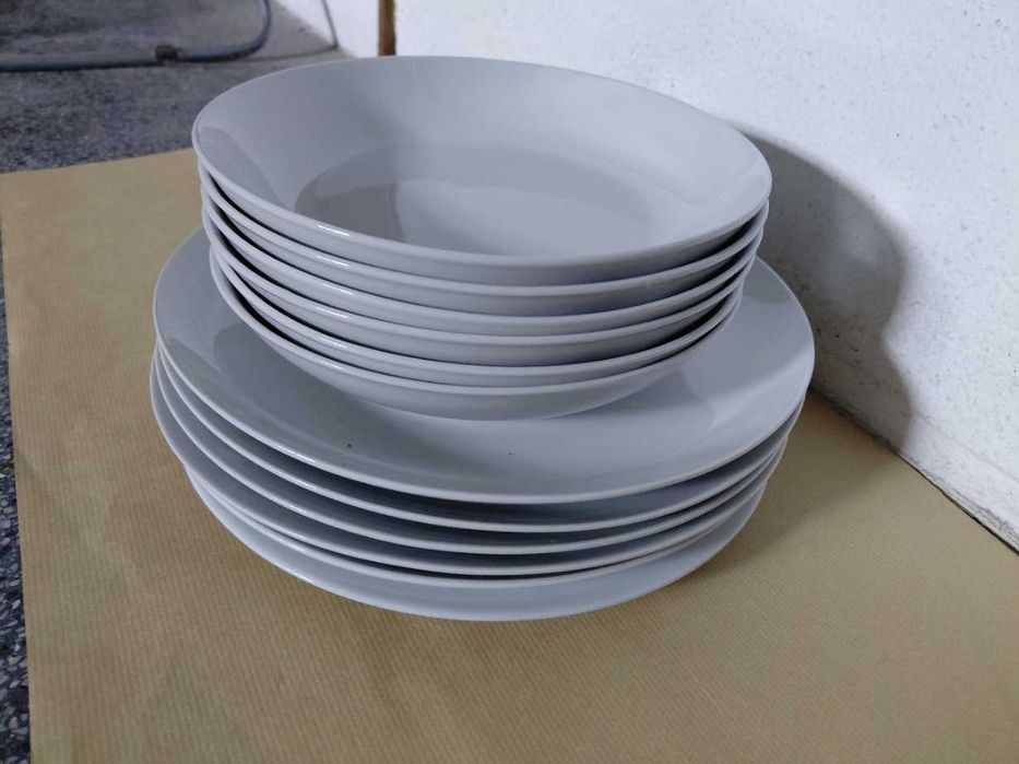 Conjunto de pratos