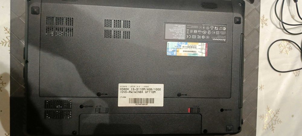 Lenovo 15,6 G580 i3/4GB/1000/DVD-RW/GF7F10M