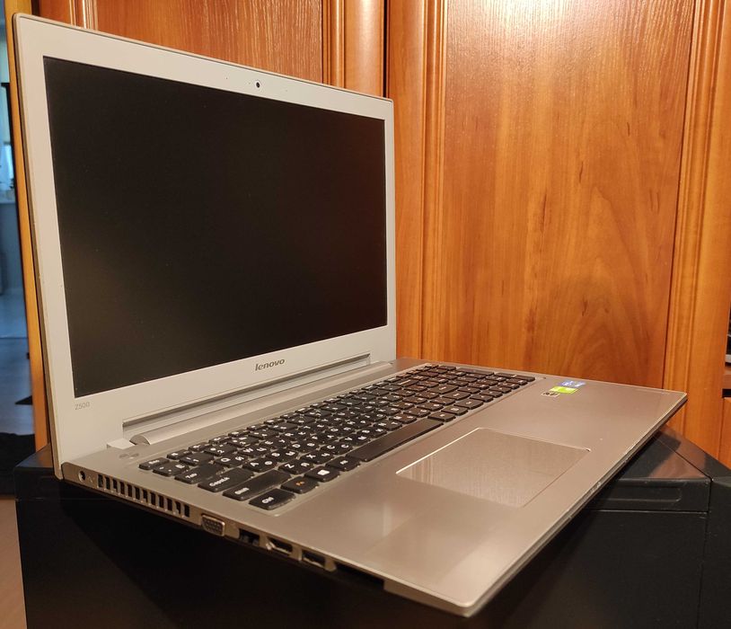 Lenovo Z500, Intel Core i5-3230M, ded. graf.Geforce GT 740M  2Gb