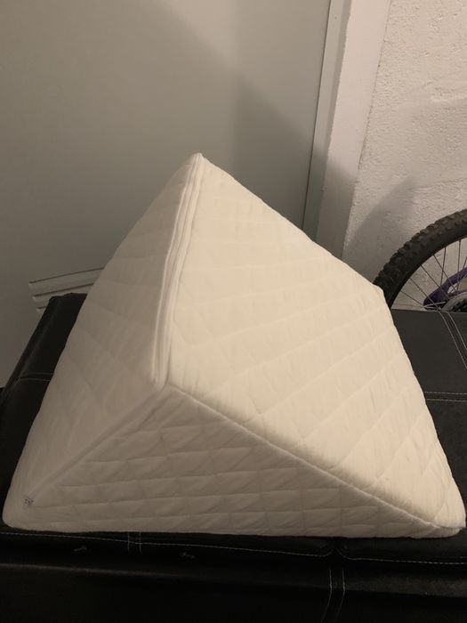 Encosto anatómico acolchoado triangular ikea