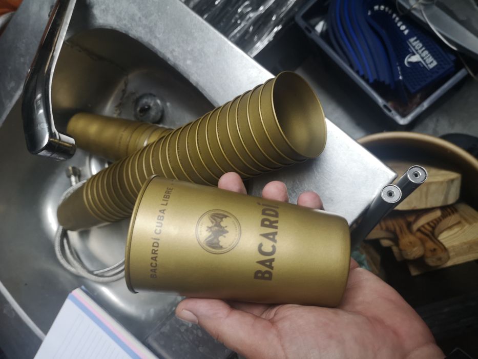 Copos em latão para cocktails