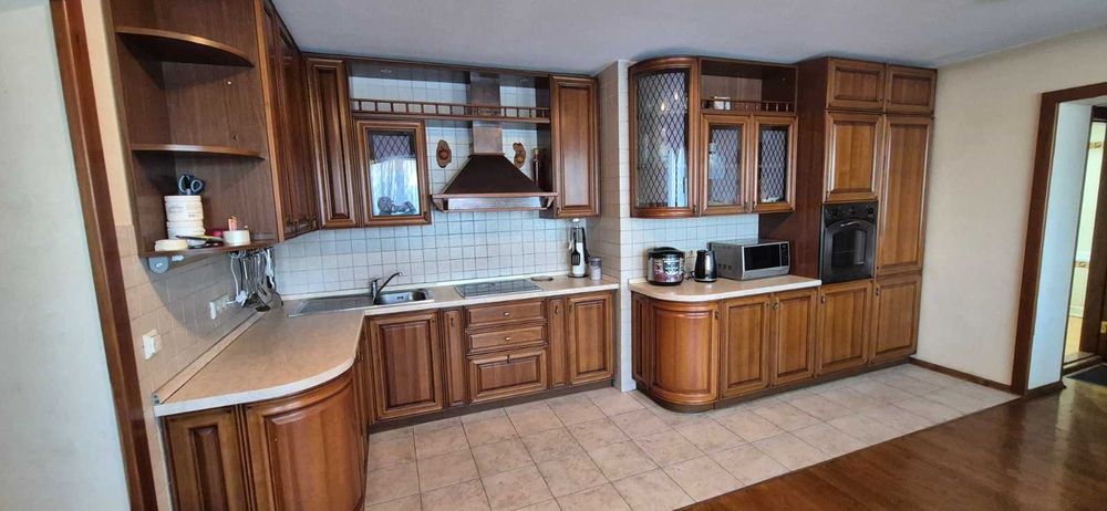 Оренда 3-кімнатної квартири 120 м.кв.біля метро «Палац Україна» Антоновича,122