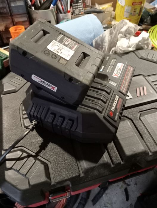 Bateria de 8 Ah e cargador rápido parkside