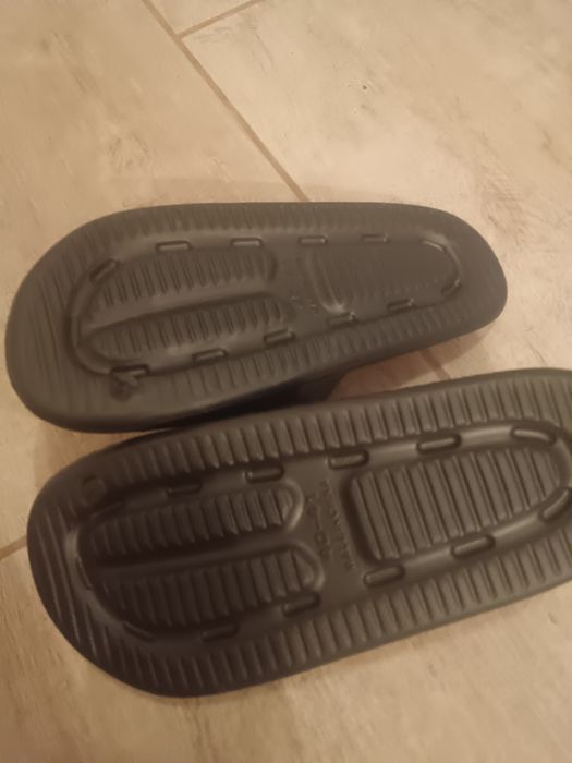 Super niedrogie klapki 40-41
