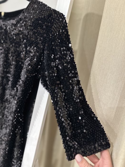 Новорічна жіноча сукня з паєтками