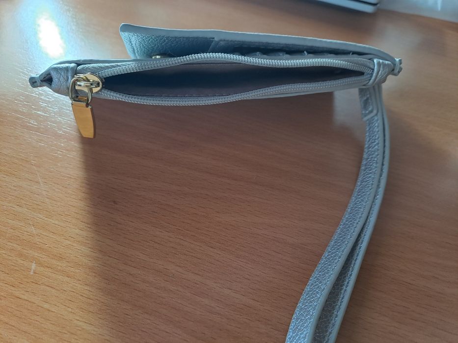 Mini carteira de Mão Prateada com Alça - Nova