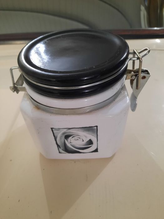 Банка для сипучих продуктів