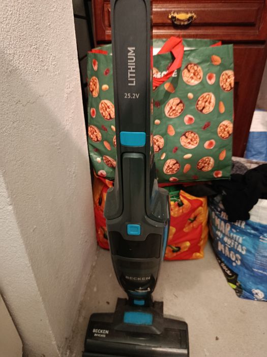 Vendo aspirador vertical