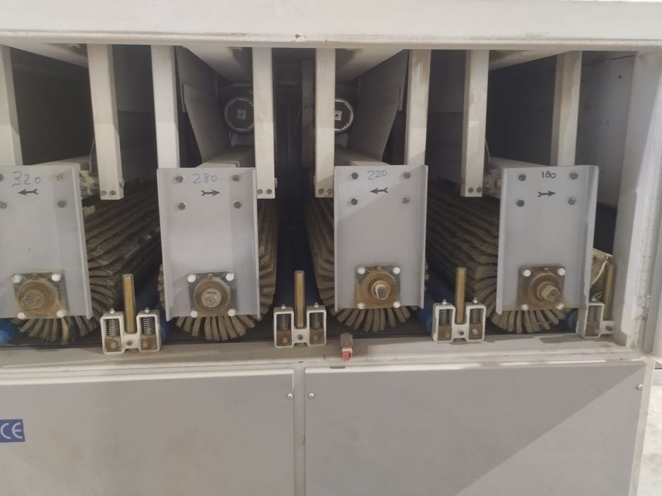 Lixadeira de acabamentos VIBEMO FINIS com 4 rolos oxilobatentes  1300 largo