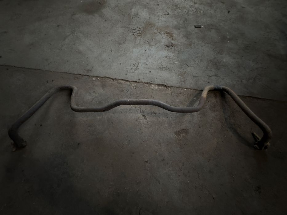 Задній стабілізатор Mitsubishi Pajero Wagon IV