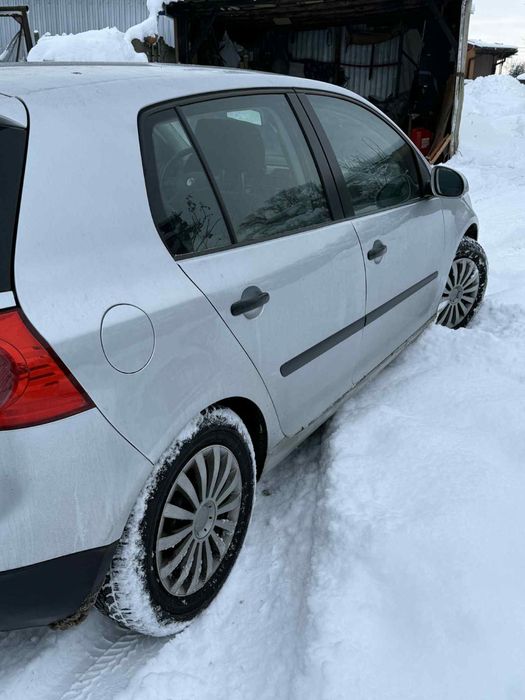 VW  GOLF V 2004