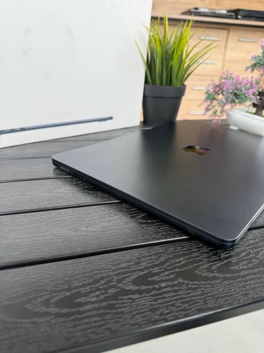 MacBook Air 15 M3 8/256gb Neverlock 2024
