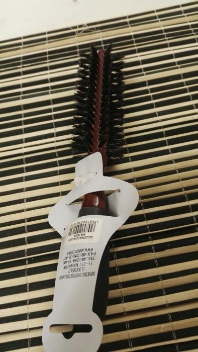 Nowa szczotka do włosów