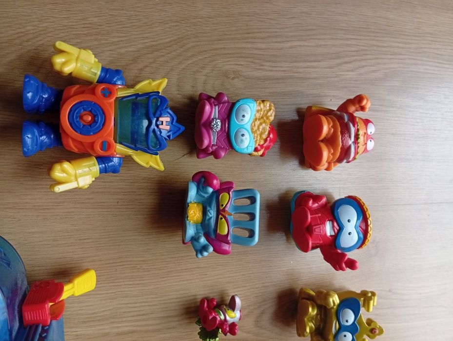 Conjunto de superthings e kazooms