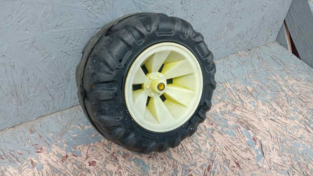 Колесо на детский электромобиль