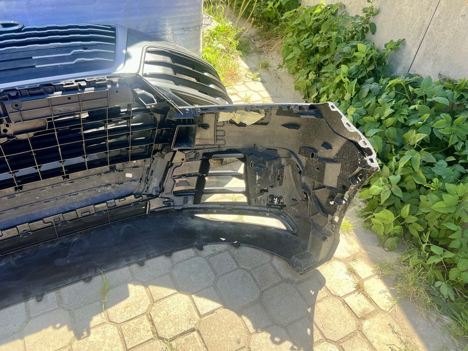 Audi Q7 4M бампер передній