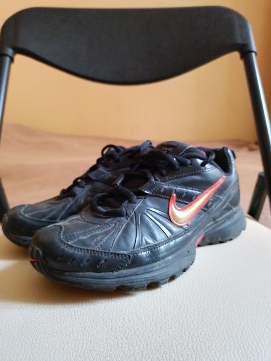 Nike top dart iv