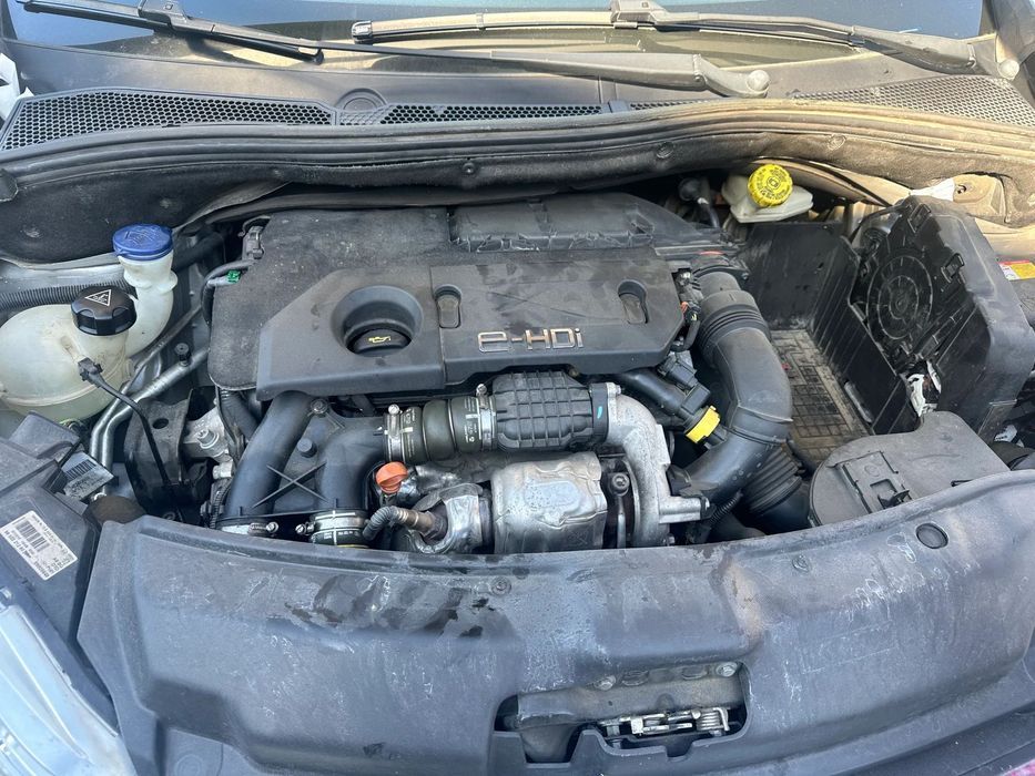 PEUGEOT 208 1.6 EHDI DE 2015
