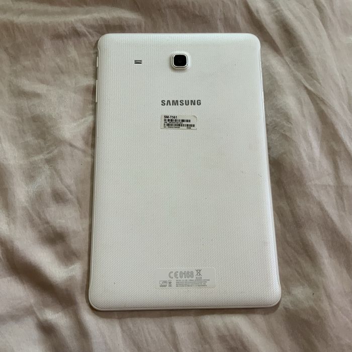 Орігінальний звонящий планшет Samsung Galaxy Tab E. 10 дюймів