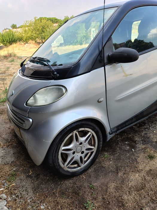 Smart fortwo 599 gasolina ano 2000 para peças todo Material disponível
