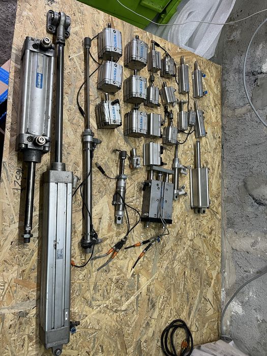 Siłowniki pneumatyczne SMC/FESTO zawory czujniki i inne automatyka