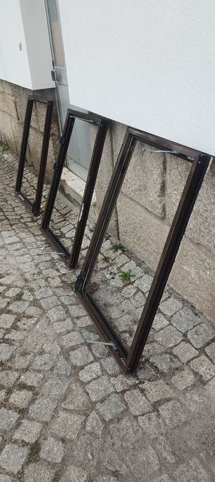 3 janelas de vidro duplo em alumínio com dupla abertura