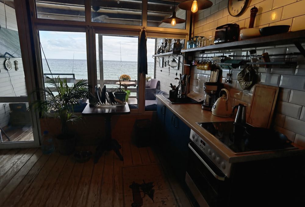 Сдам домик у моря, камін, рибалка, перша лінія у місті, курень