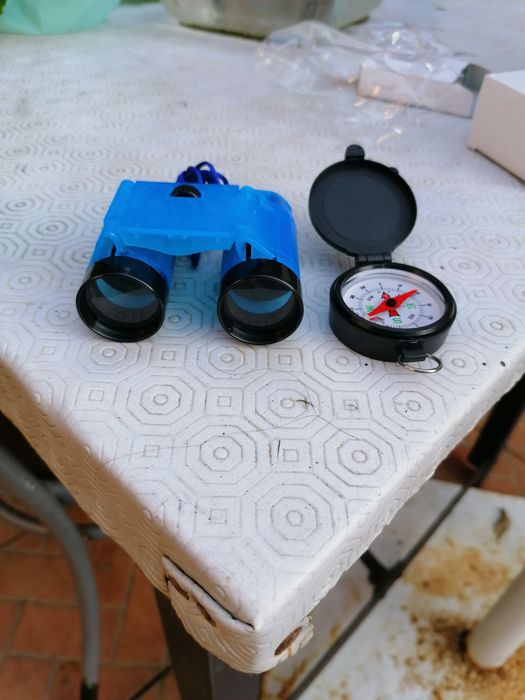 Kit bússola e binóculo novo