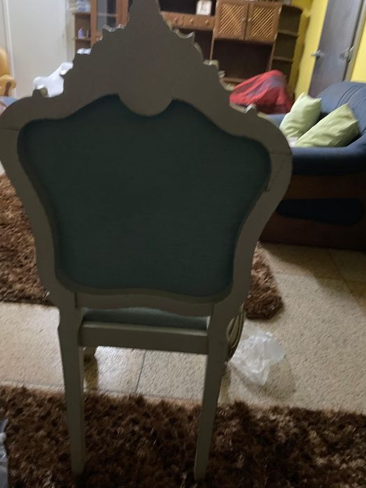 Cadeira em madeira antiga