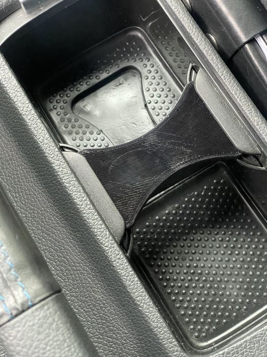 Перегородка Volkswagen golf 5 для стаканчиків