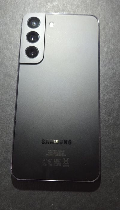 Sprzedam Samsung Galaxy S22 8/128 GB – BDB stan + etui gratis!