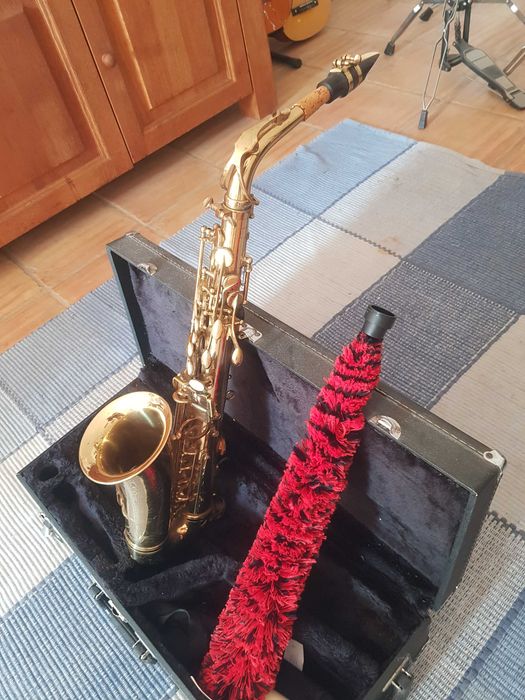 Alto Saxofone - Boston. Excelente Som