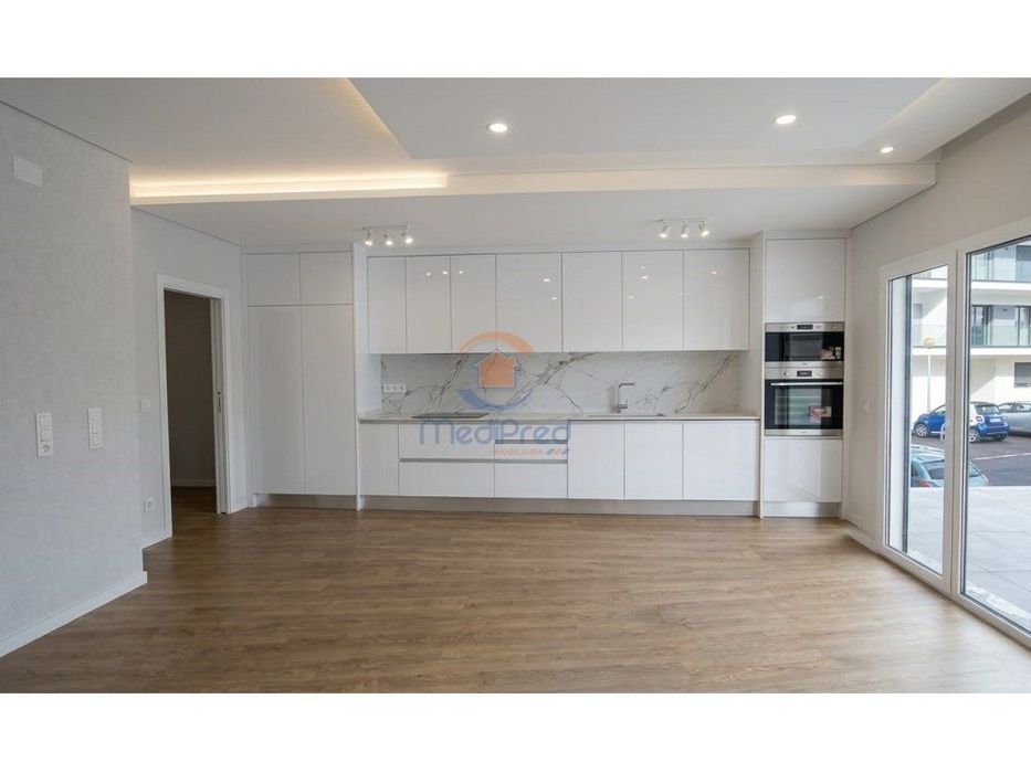 Apartamento T3 NOVO c/ 2 Varandas e BOX | Santo António dos Cavalei...