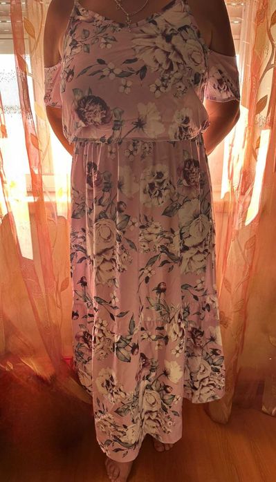 Vestido com padrão de flores