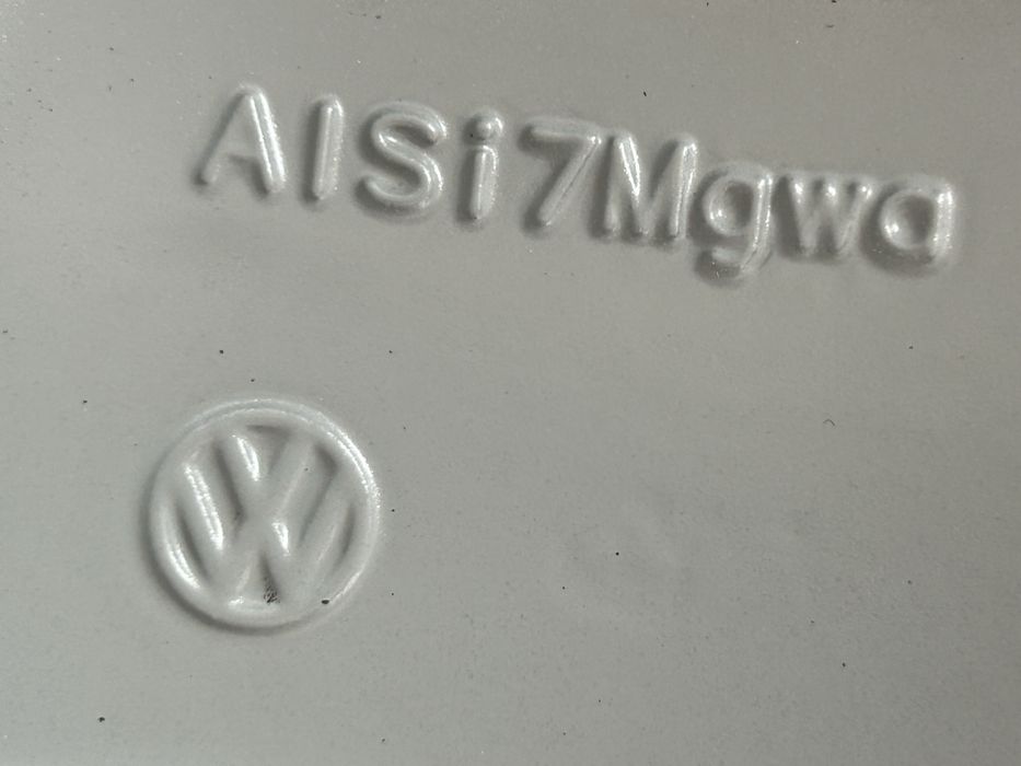 148 Felgi Aluminiowe Oryginał Volkwagen R 17 5x130 Bardzo Ładne