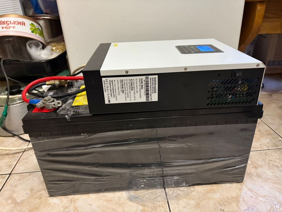 Система безперебійного живлення Гібридний інвертор + АКБ Lifepo4 24V