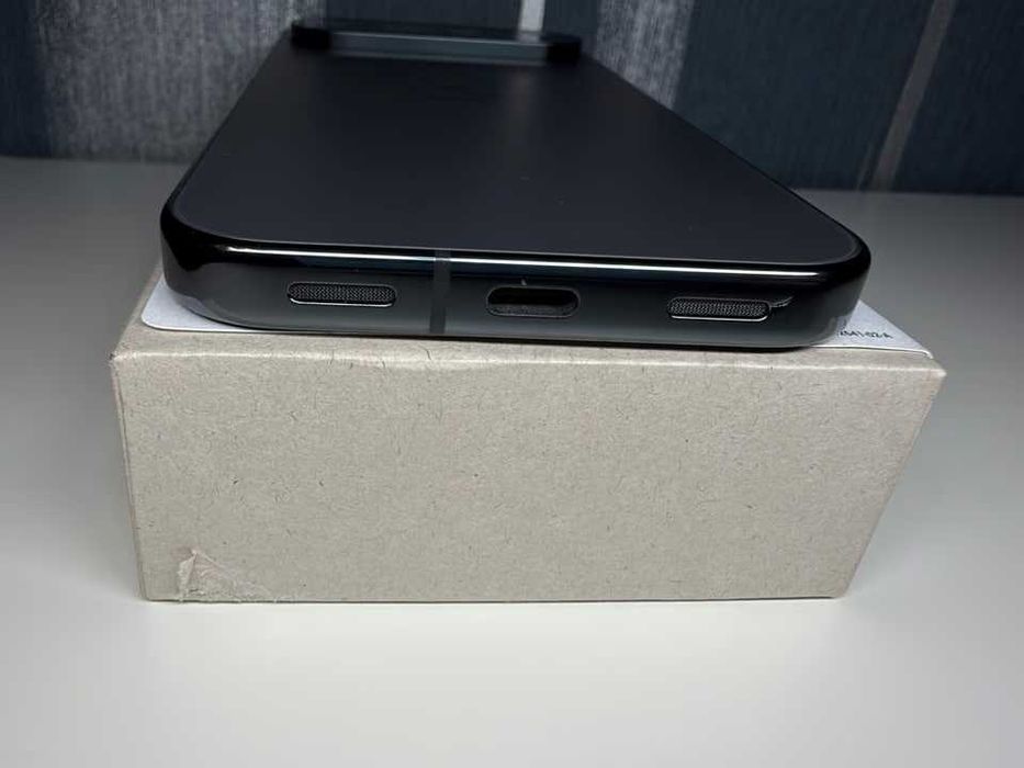 Google Pixel 10 Pro 128 GB, czarny bardzo mało użytkowany