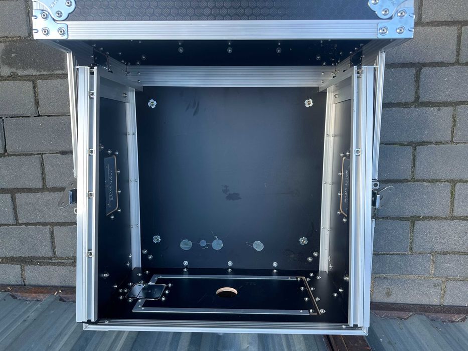 Case, rack z mechanizmem kątowym 6U