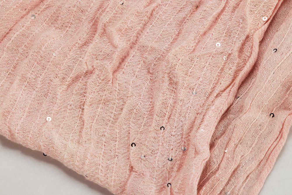 różowy marszczony szalik z cekinami bawełna