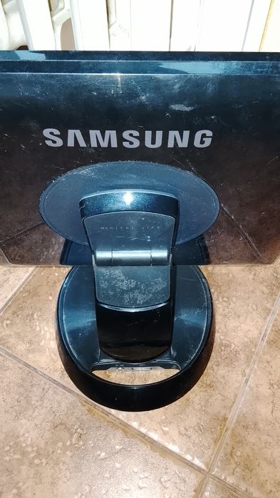 Мониторы 17, 19 разные