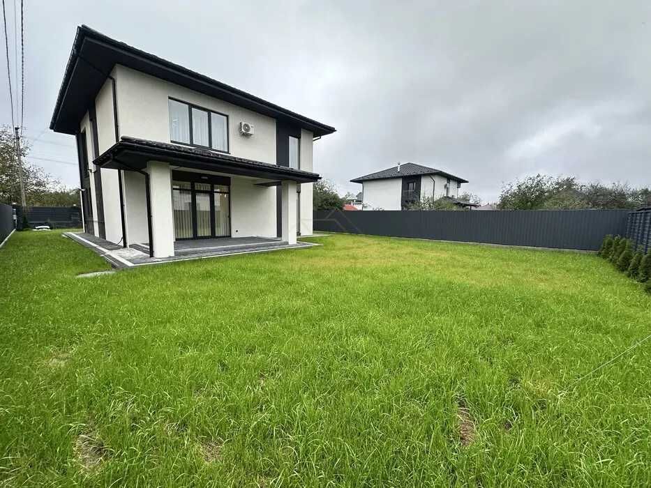 Продаж ОСОБНЯКА з якісним Авторським РЕМОНТОМ на початку Крихівців!