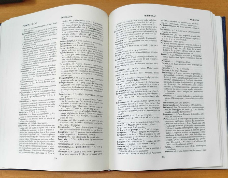 Dicionários Compactos da Língua Portuguesa