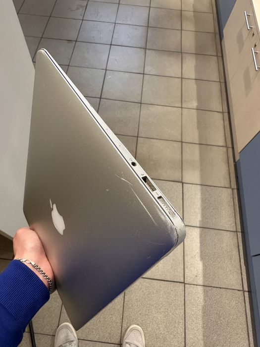 MacBook air 8Ram 256SSD intel core i5