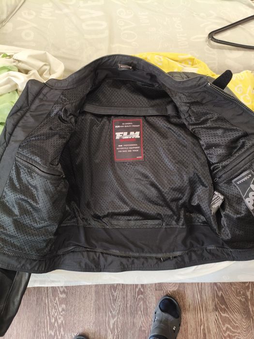 Продаю мото куртку