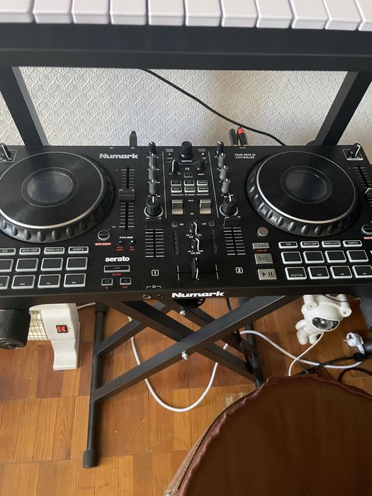 Numark mixtrack platinum fx pro