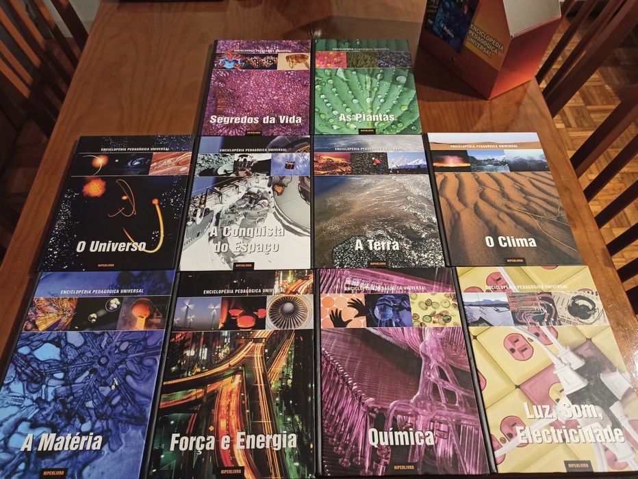 Enciclopédia Pedagógica Universal c/ Caixa Arquivadora