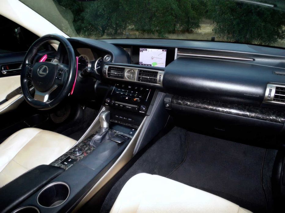 Lexus IS 250      2014